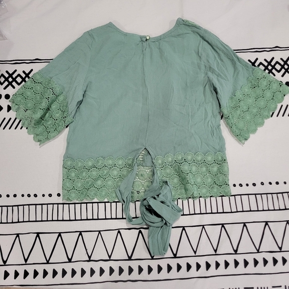 Self Esteem Crochet Lace Trim Bell Sleeve Crop Top Blouse in Sage Size S - Picture 4 of 8